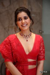 Raashi Khanna at World Famoud Lover Pre Release Event